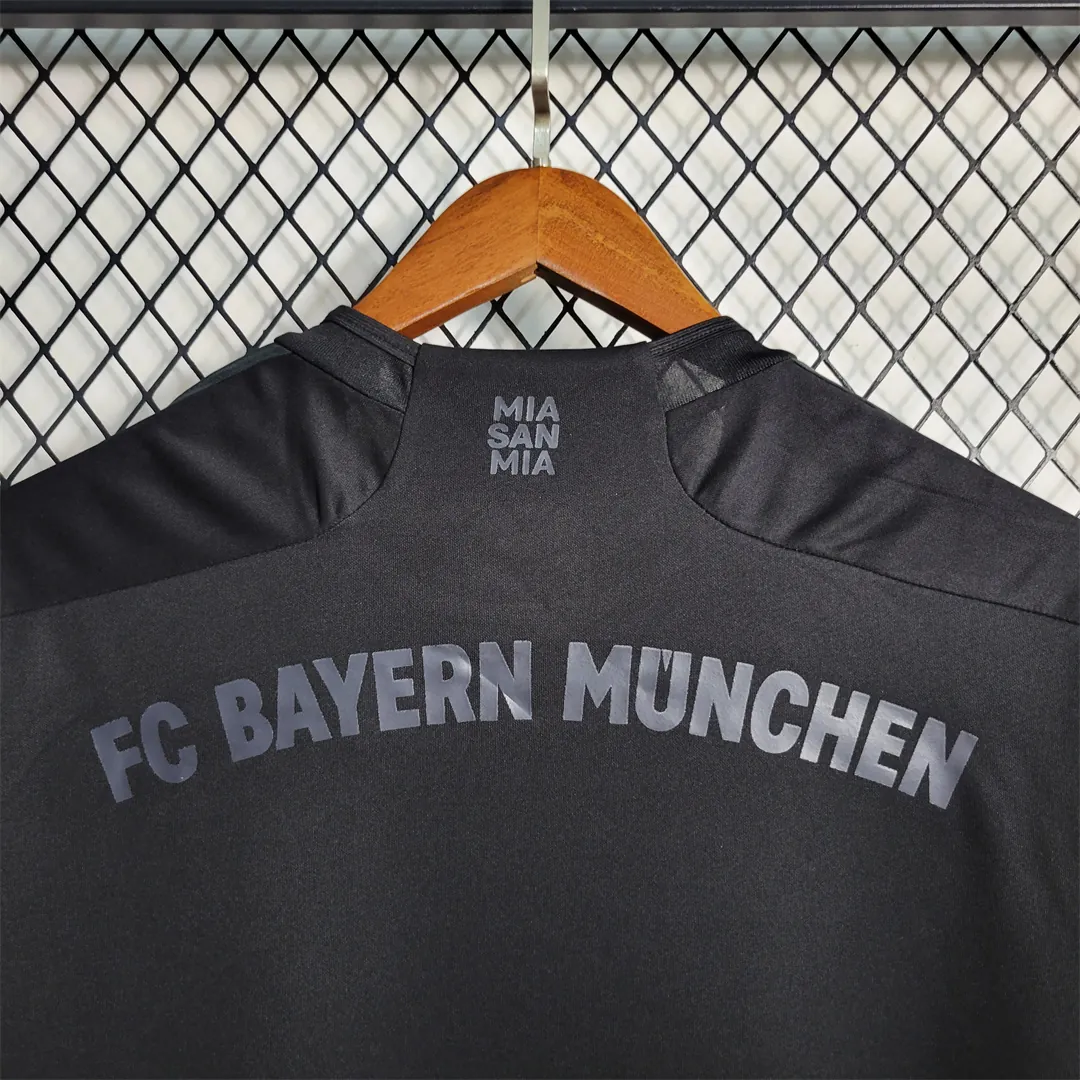 23-24 Bayern Black Special Edition 9