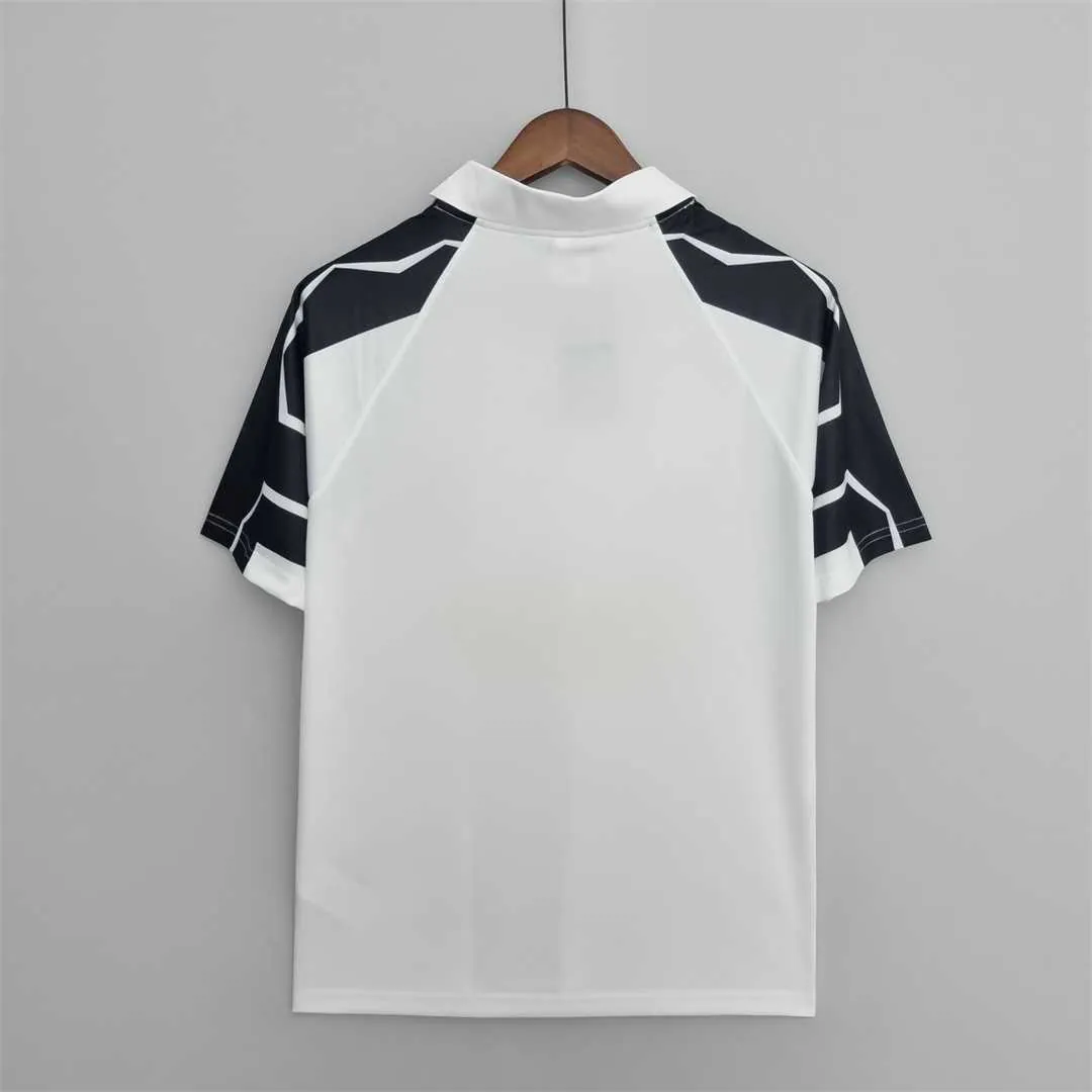 95 Colo-Colo home 4