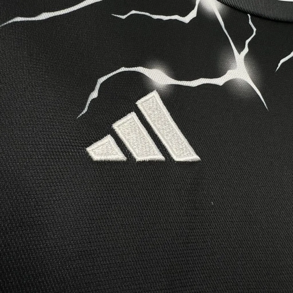 24-25 Real Madrid Black Jaguar Special Edition Kit Soccer Uniforms Soccer AAAAJersey Yupoo 5