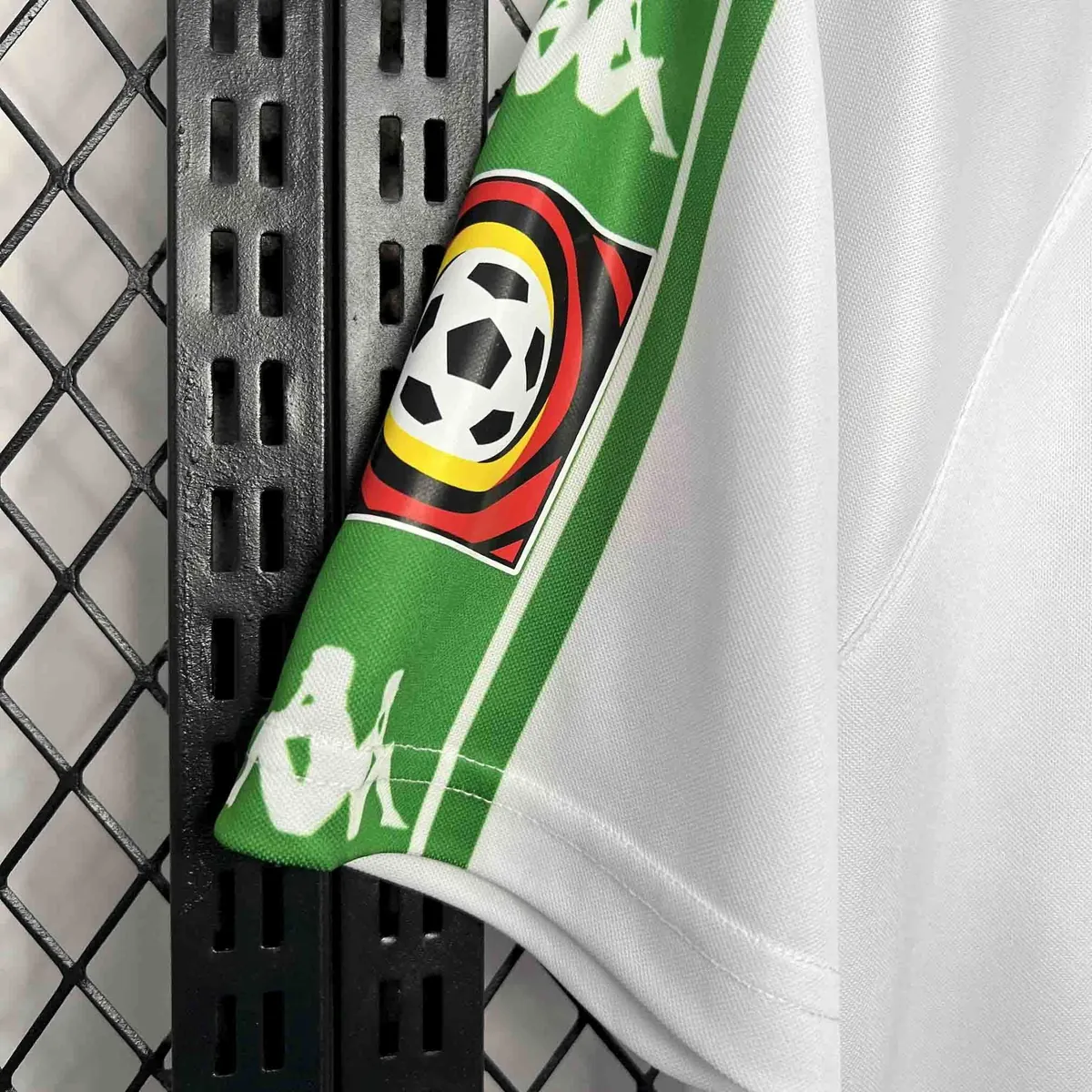 01-02 Werder Bremen Away Retro Kit Vintage Shirt AAAAJersey Supplier Yupoo 5