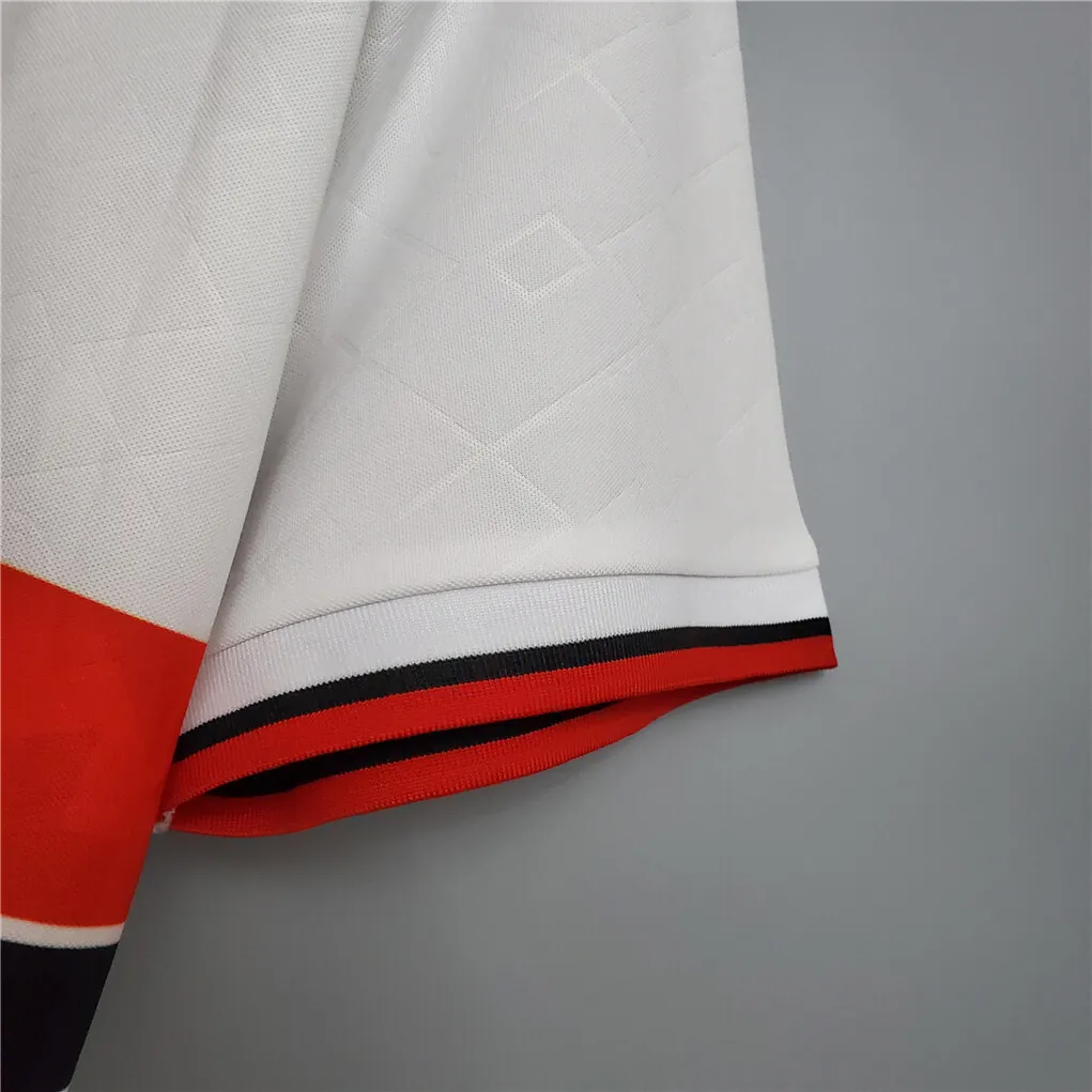93-94 AC Milan away 7