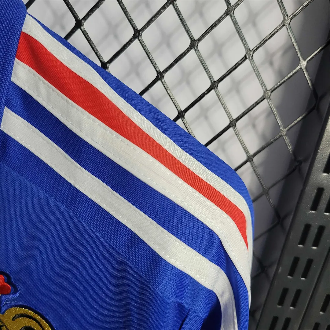 1984 France home 3