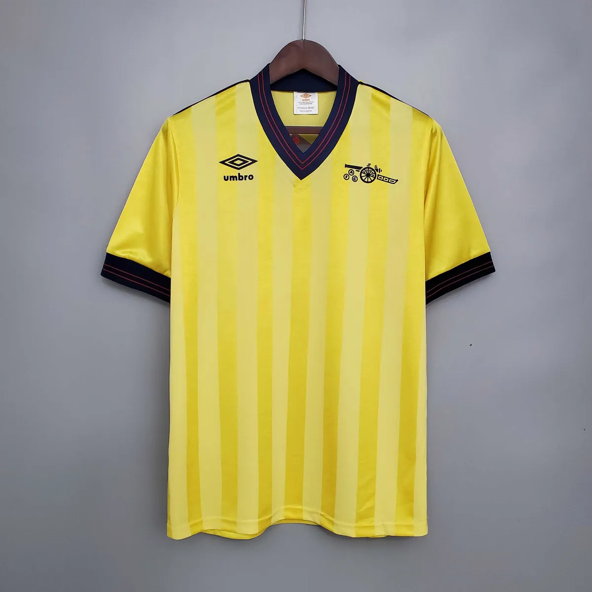 83-86 Arsenal away 8