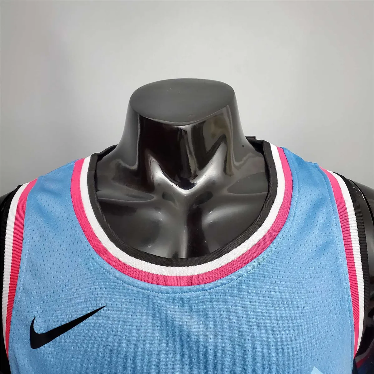 WADE #3 Miami Heat V-neck blue 7