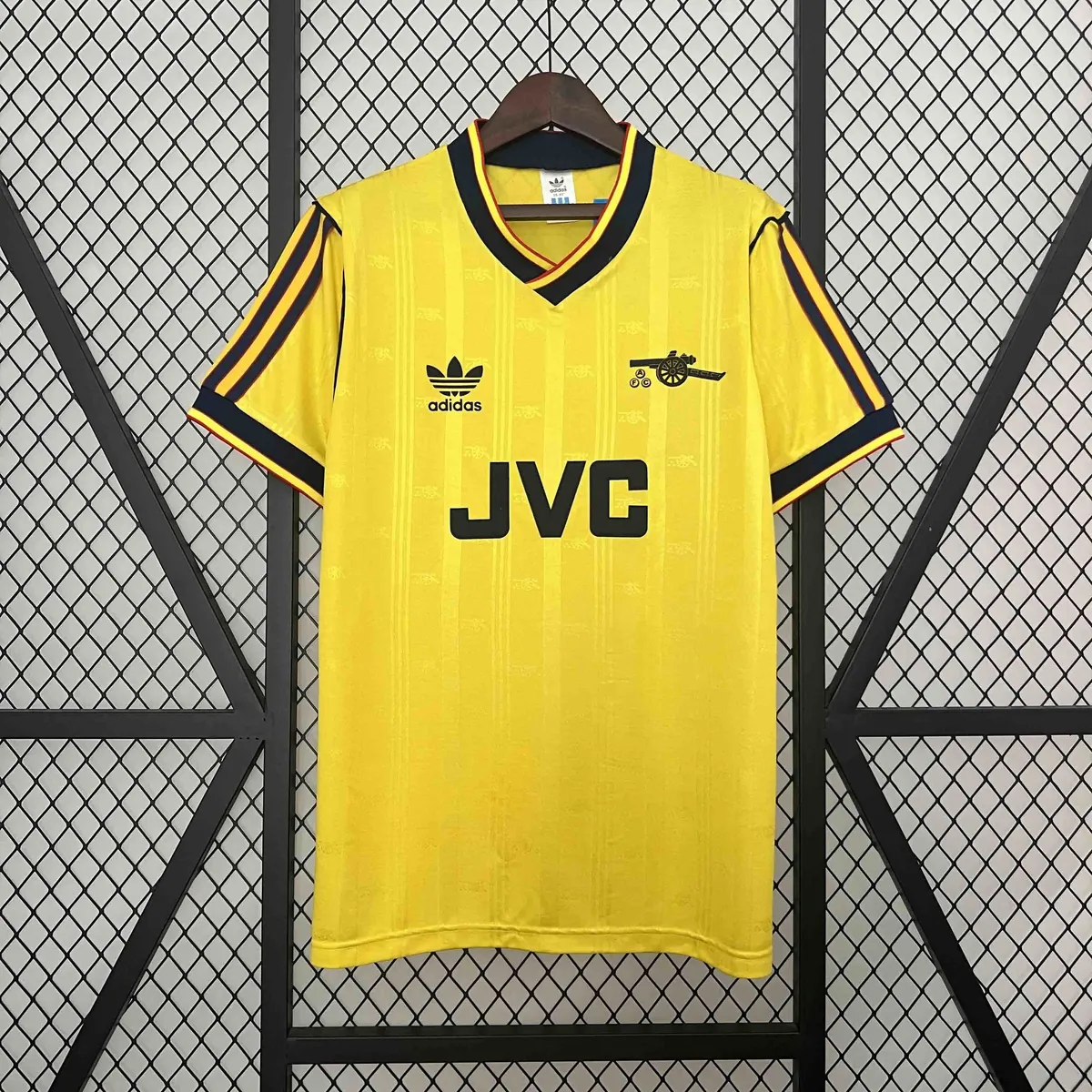 86-88 Arsenal away 6