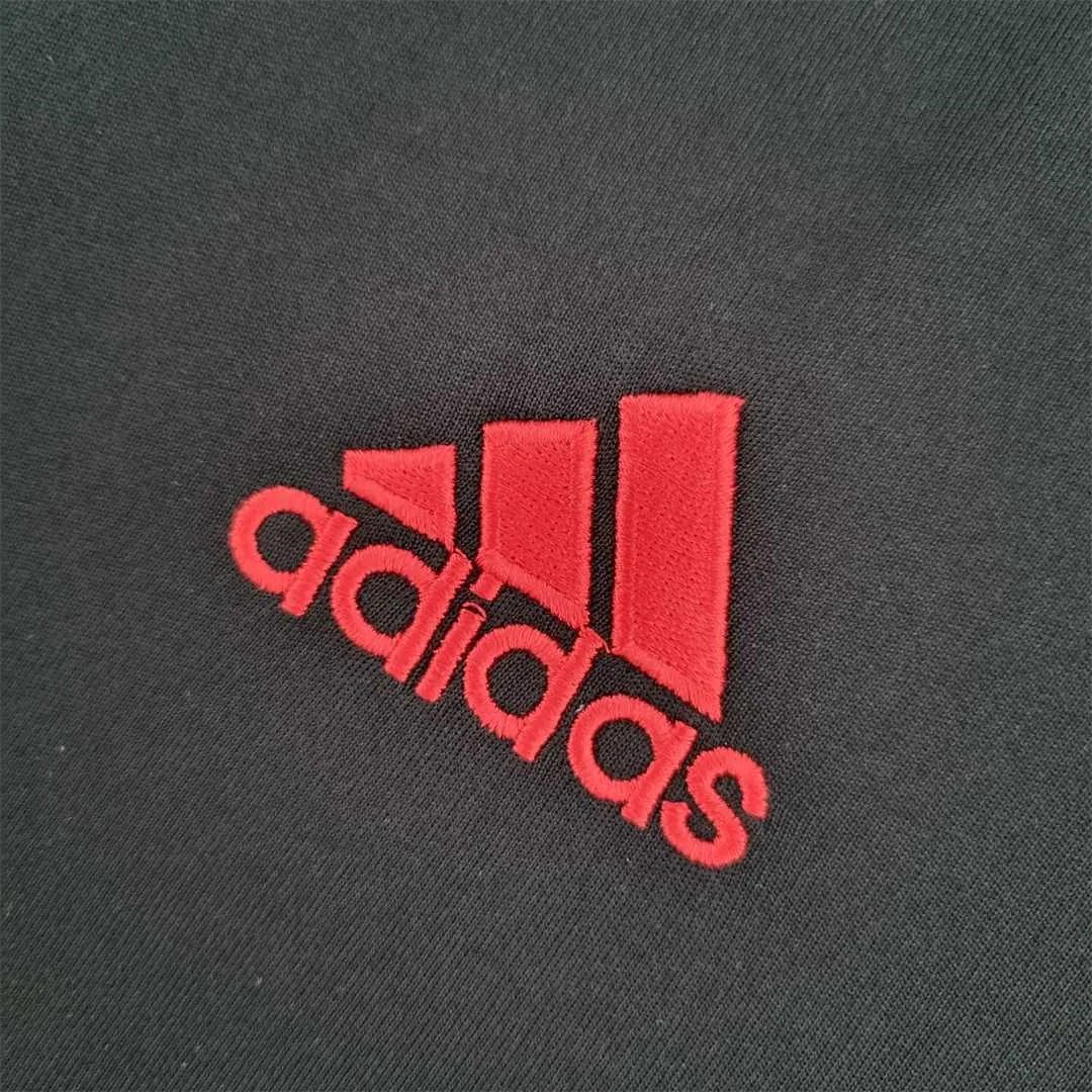 22-23 Bayern training suit blackred edge 1