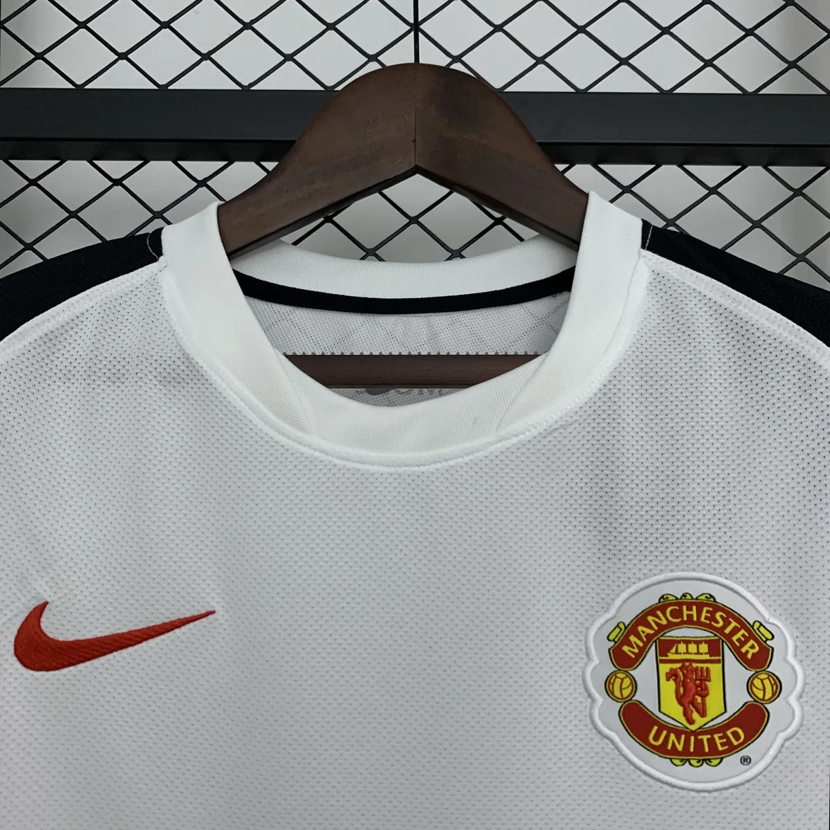 10-11 Manchester United Away Retro Kit Vintage Shirt AAAAJersey Supply Yupoo 1