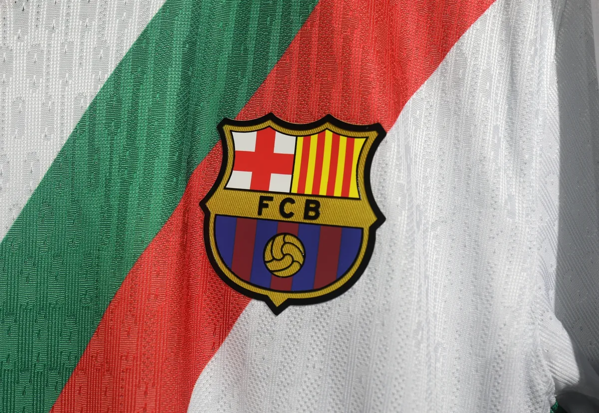 25-26 Barcelona X Gucci Joint Edition Kit Player Version T-Shirt AAAAJersey Supply Yupoo 1