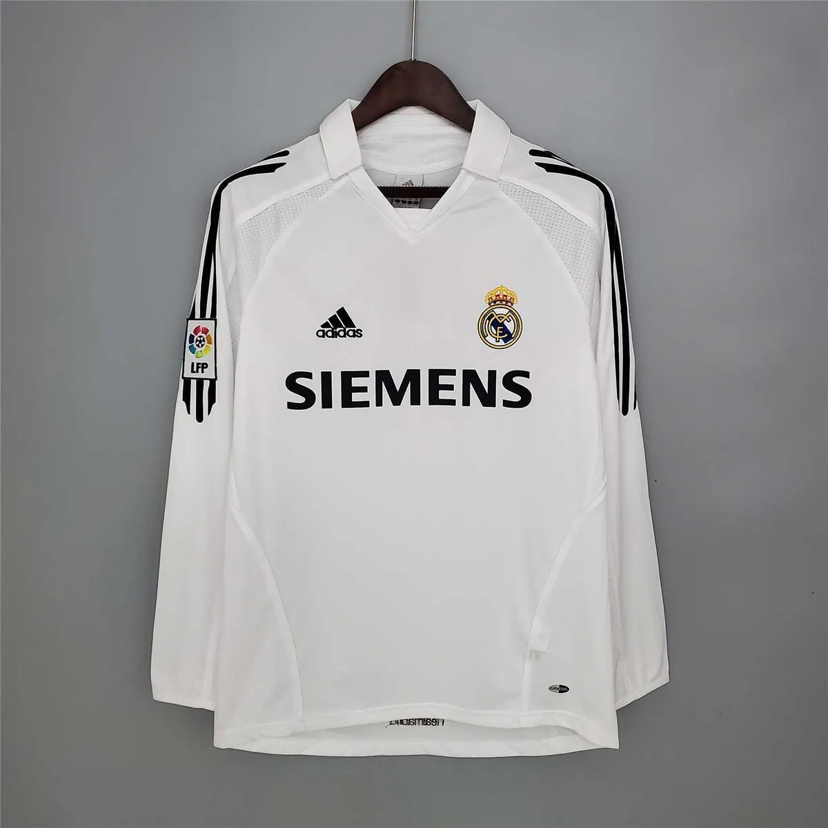 05-06 Real Madrid home long sleeve 11
