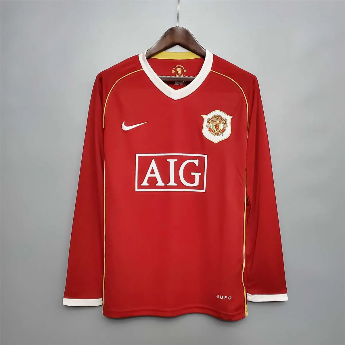 06-07 Manchester United home long sleeve 14
