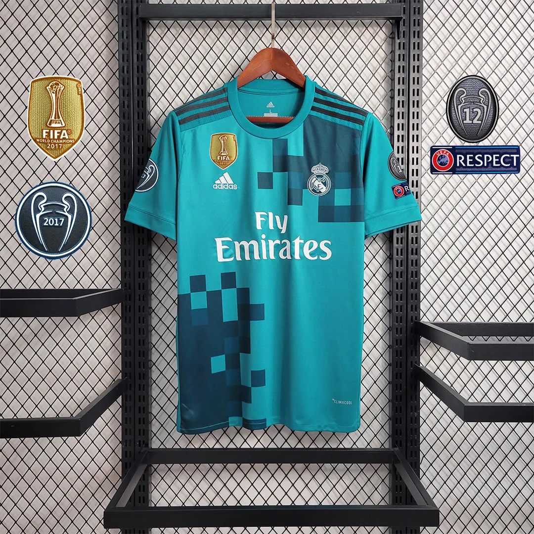 17-18 Real Madrid third away 10