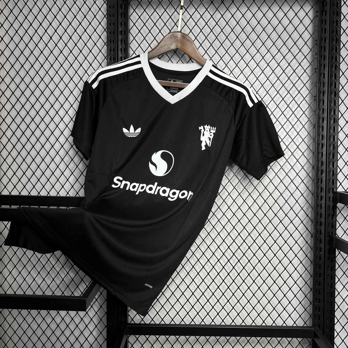 24-25 Manchester United Black GoalKeeper Kit Soccer Uniforms Soccer AAAAJersey Yupoo 1
