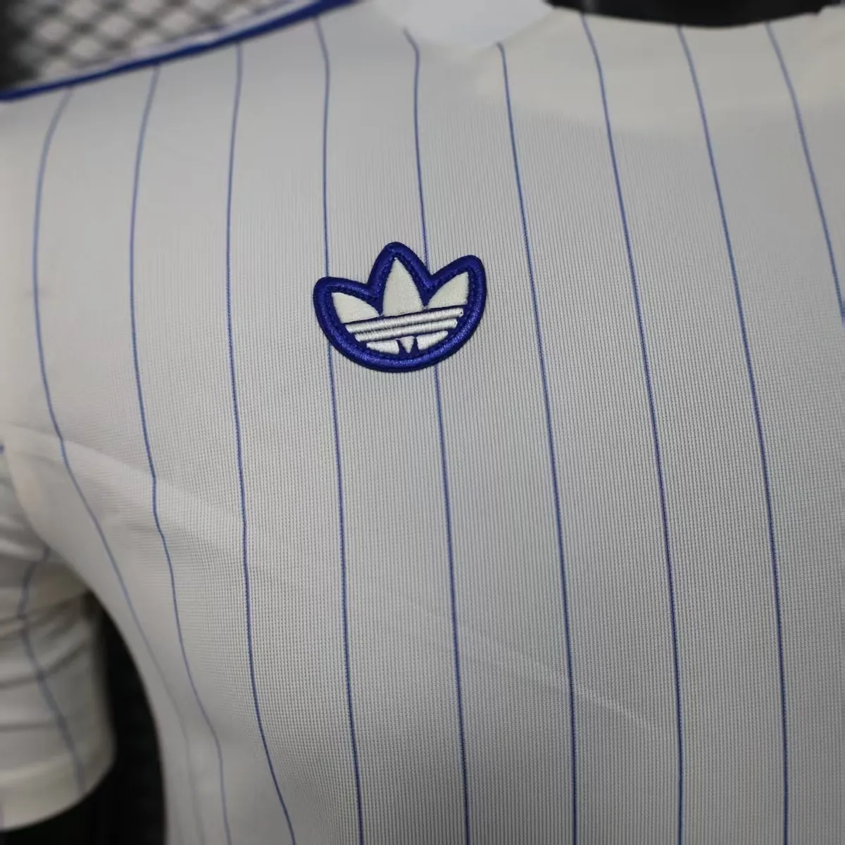 25-26 Chelsea White Retro Style Football Shirt Apparels AAAAJersey Wholesale Yupoo 2