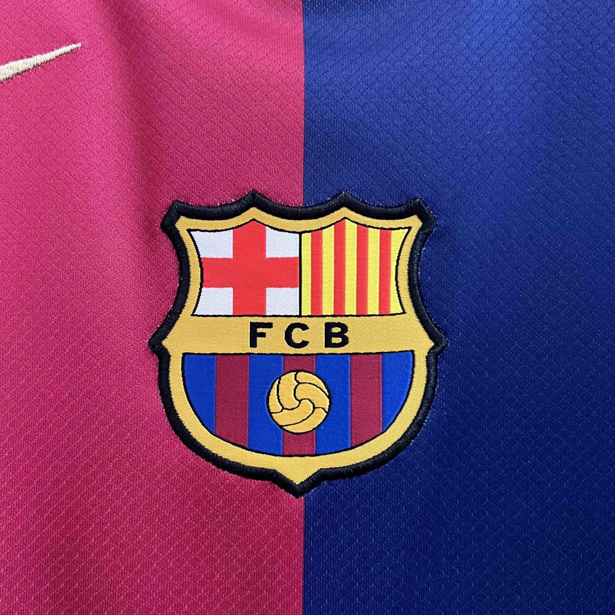 24-25 Barcelona Home Kit Football AAAAJersey Supplier 8