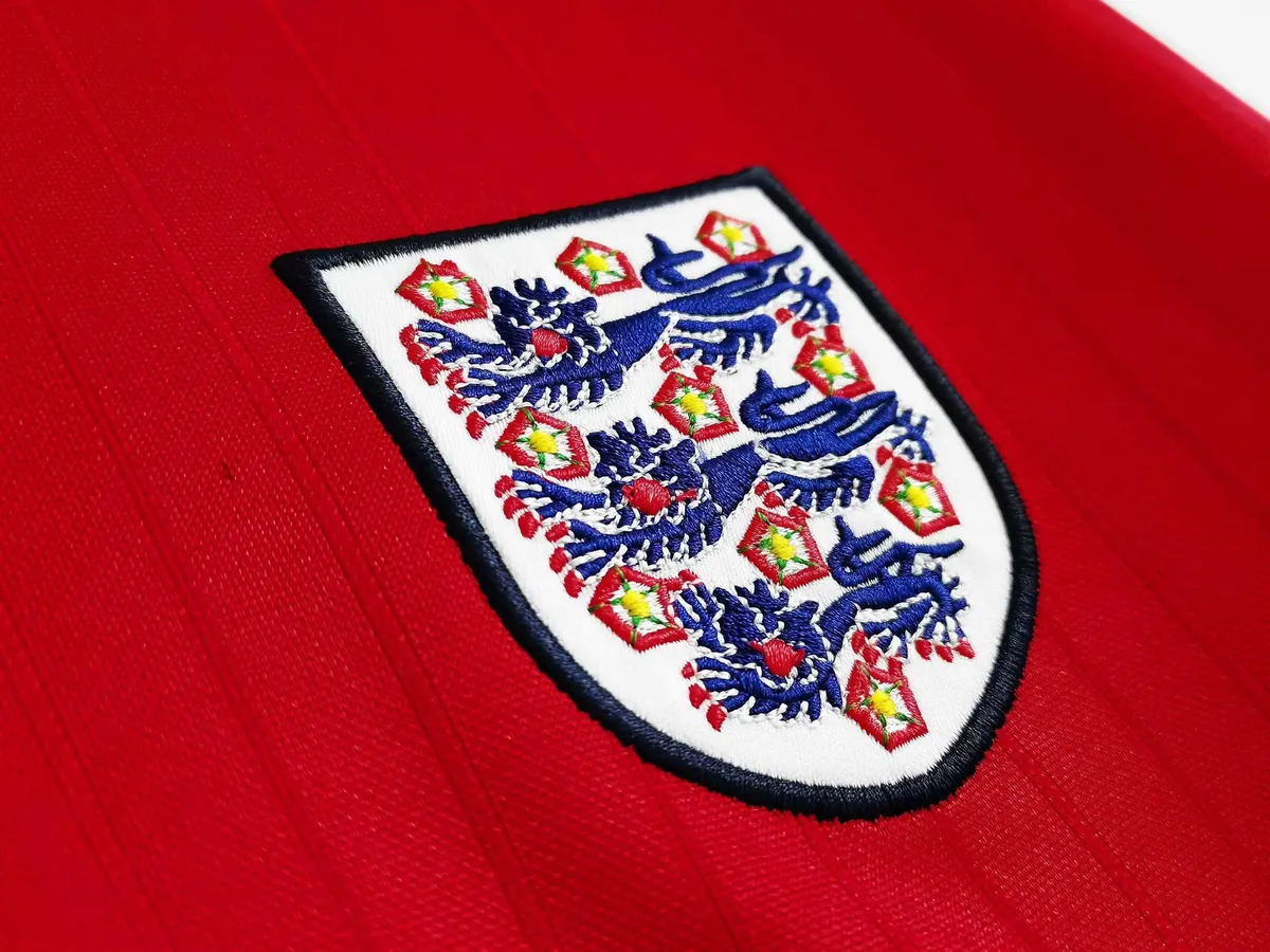 84-87 England away 9