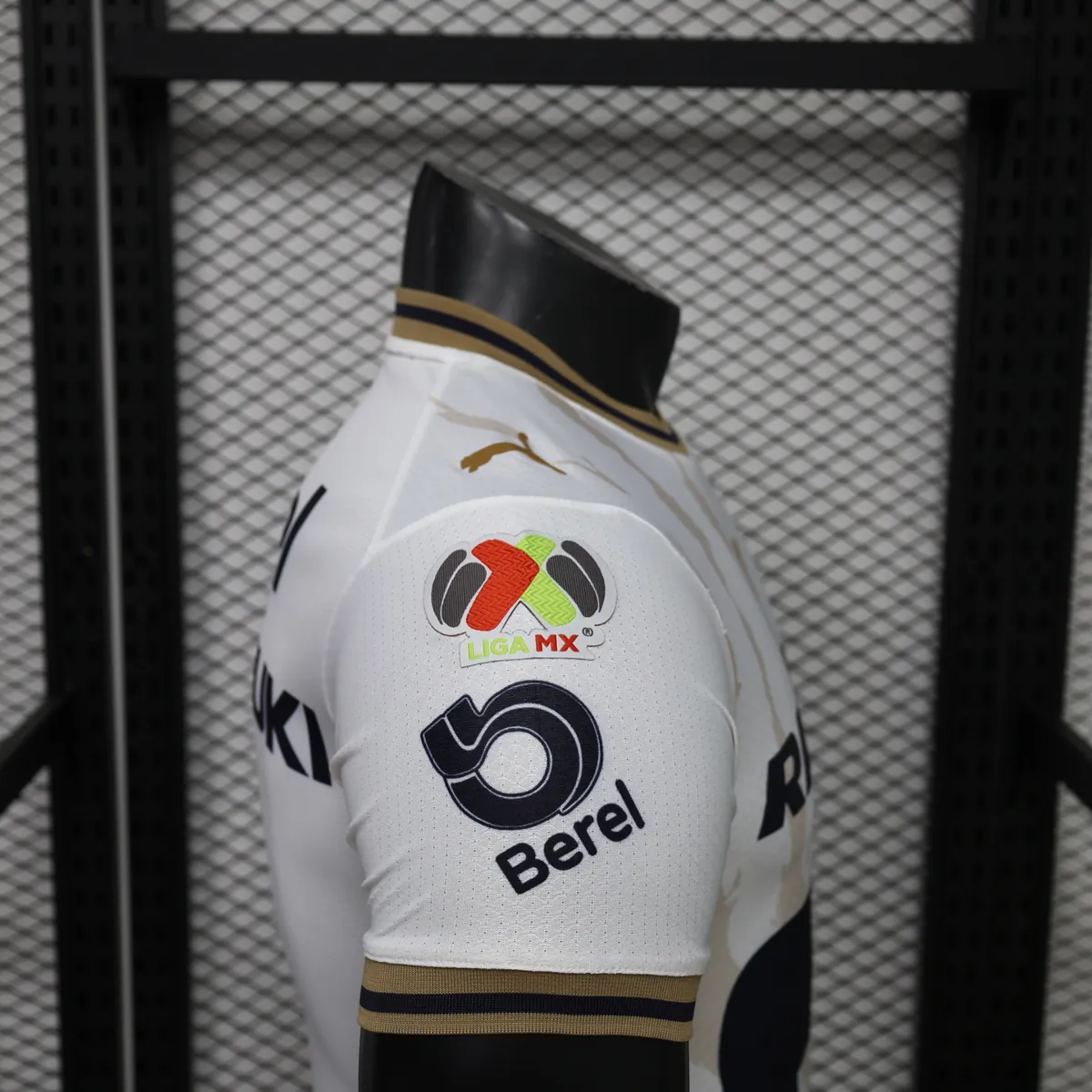 26-27 Pumas Mens Home Kit Soccer Player Version T-Shirt AAAAJersey Supply Yupoo 8 3