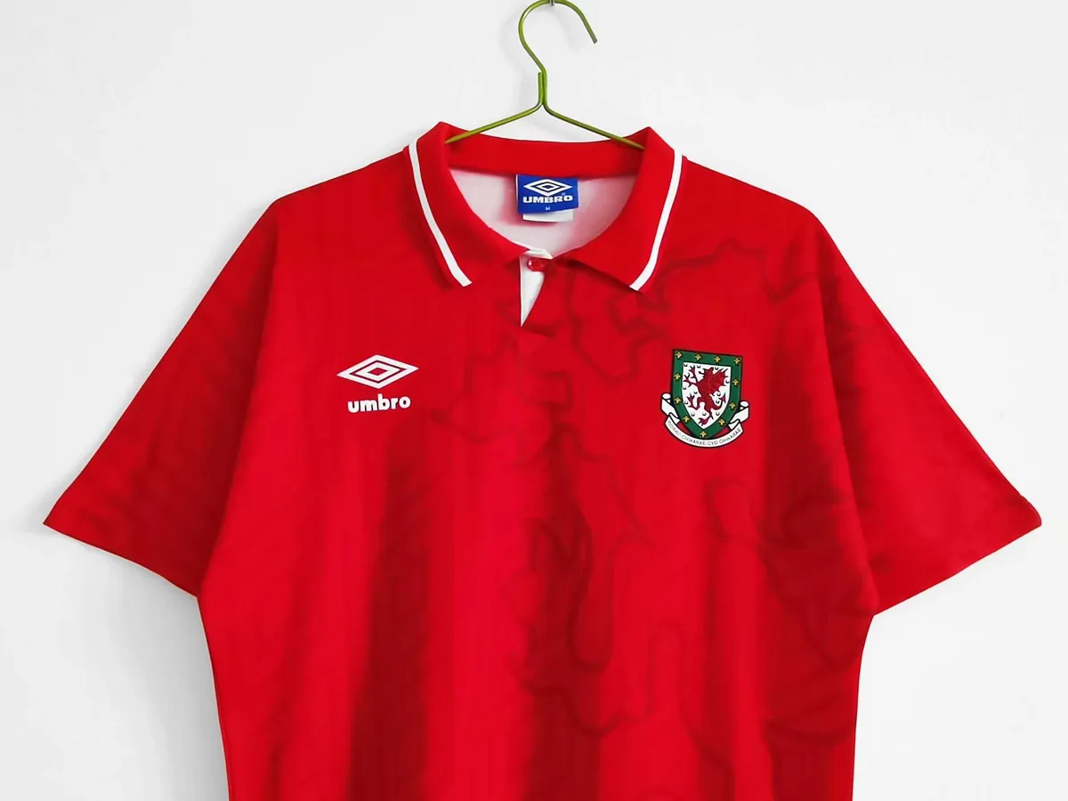 1992 Wales home 6