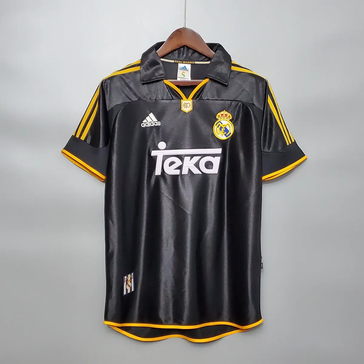 98-99 Real Madrid away 11