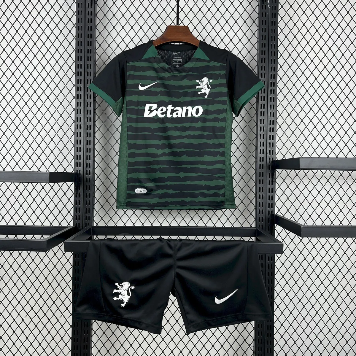 25-26 Kids Sporting Lisbon Goalkeeper Kit Youth Apparels Football AAAAJersey Dropship Yupoo 6