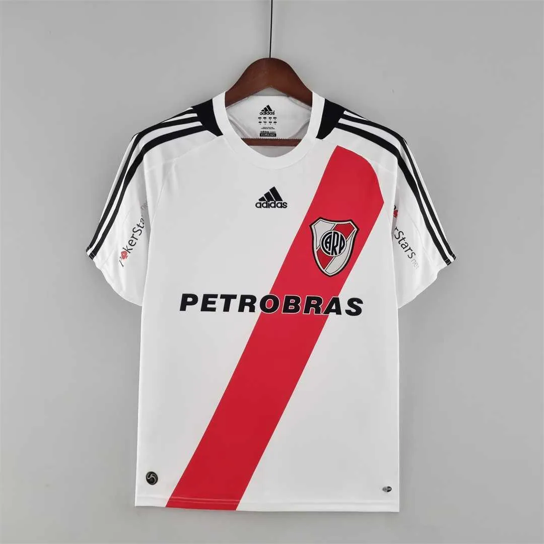 09-10 River Plate home 12