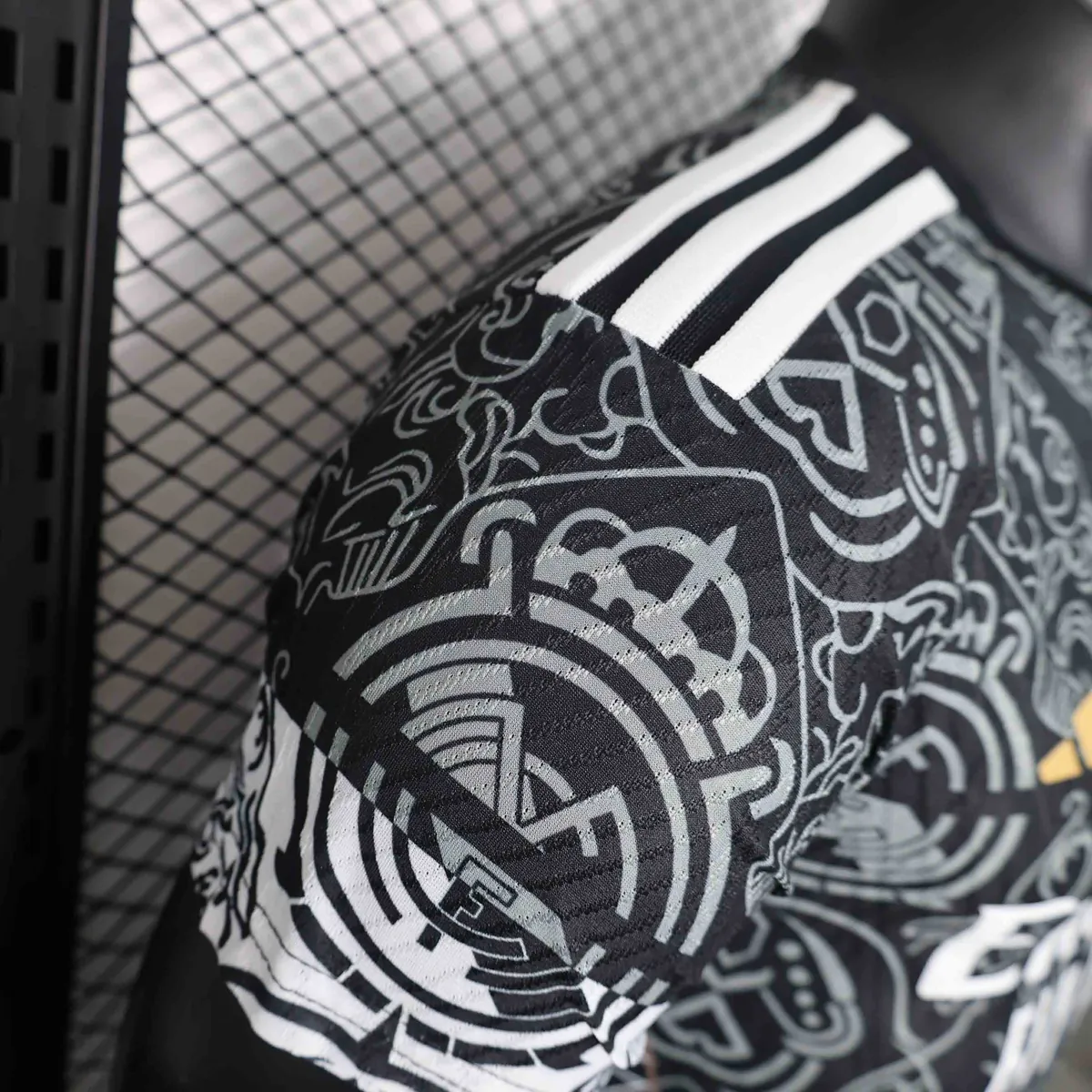 23-24 Real Madrid Special Edition Black Player Version Concept Kit Football AAAAJersey Supplier 5