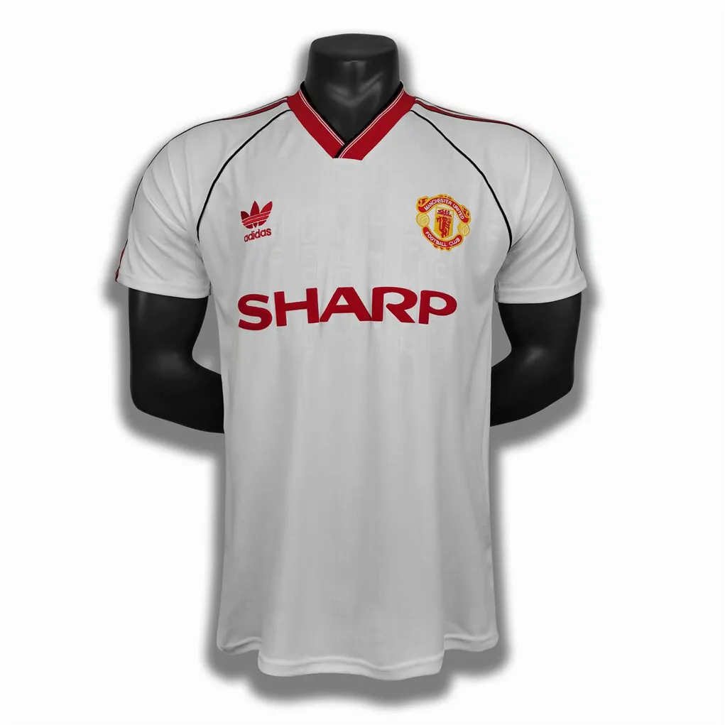 88-90 Manchester United away 8
