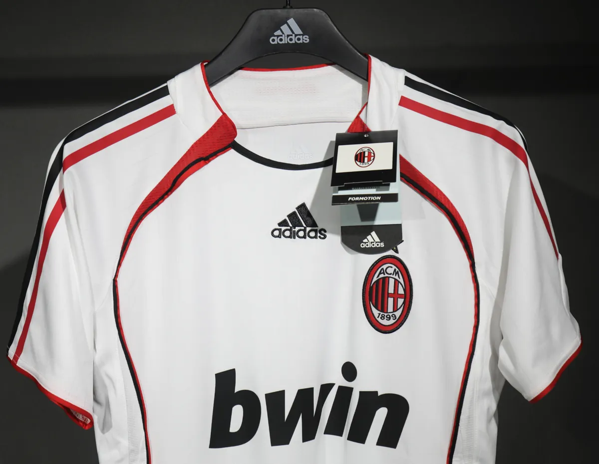 06-07 AC Milan Away Retro Kit Vintage Player Version Sino Shirt AAAAJersey Dropship Yupoo 5