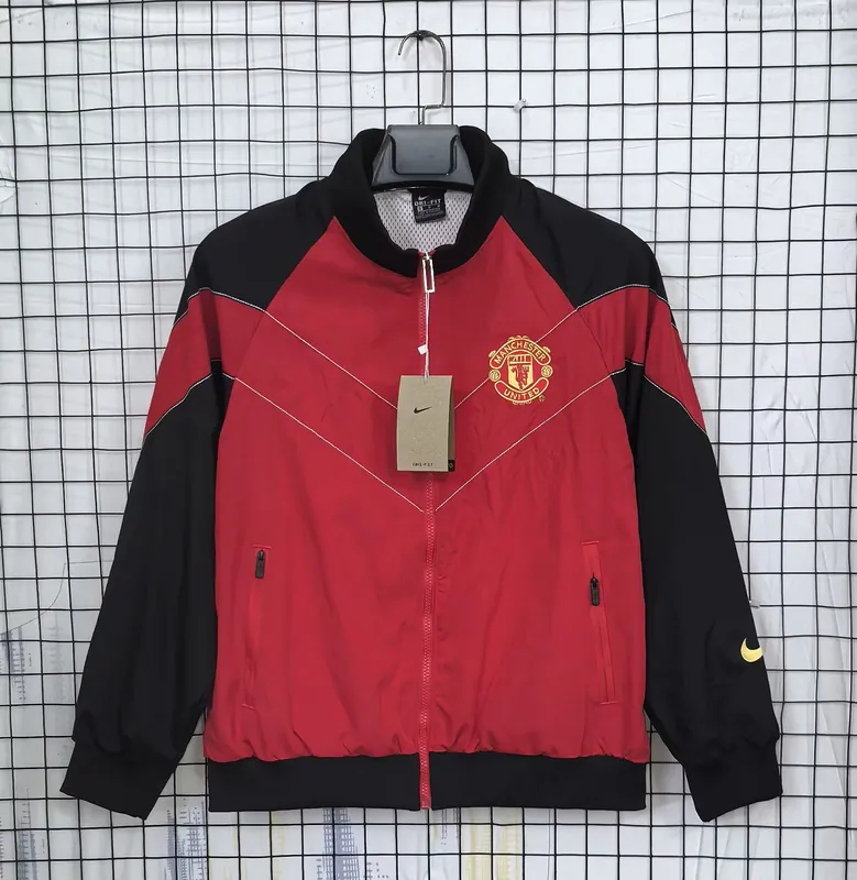 06-07 Manchester United Retro Red Windbreaker Jackets 2