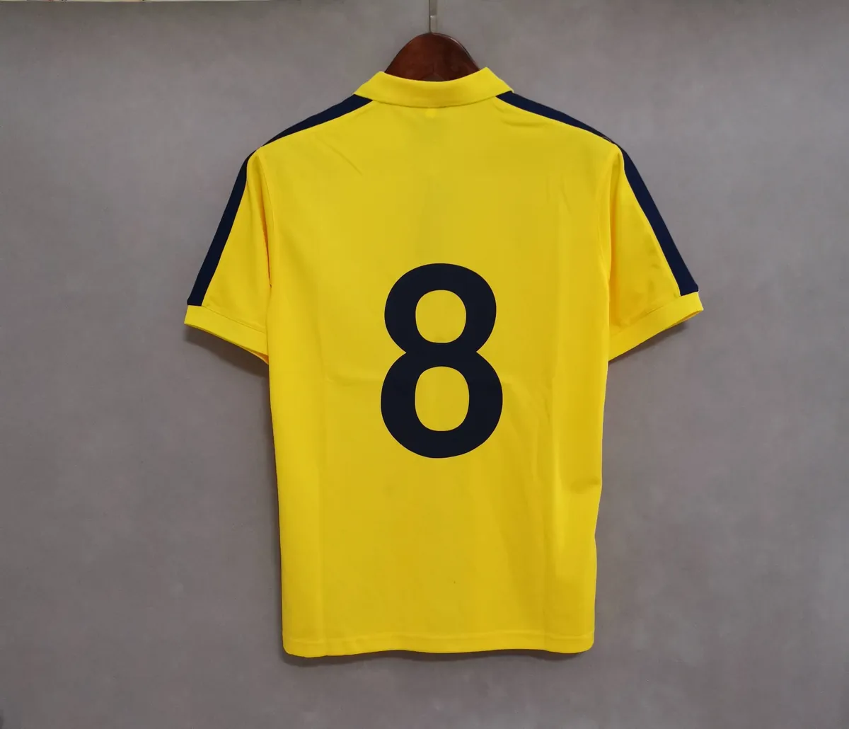 78 Leeds United away yellow 5