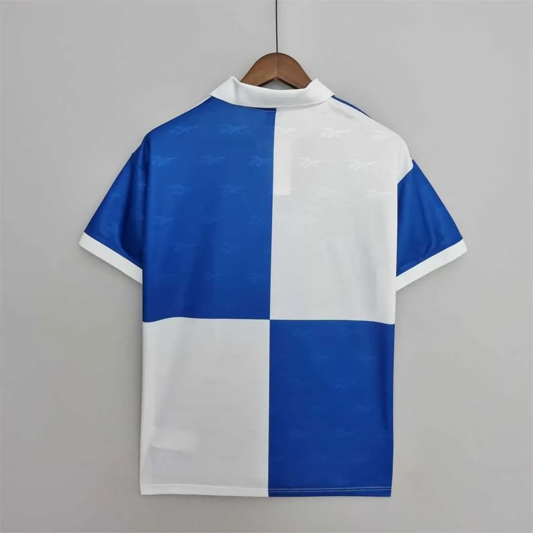 98 La Católica third away 8