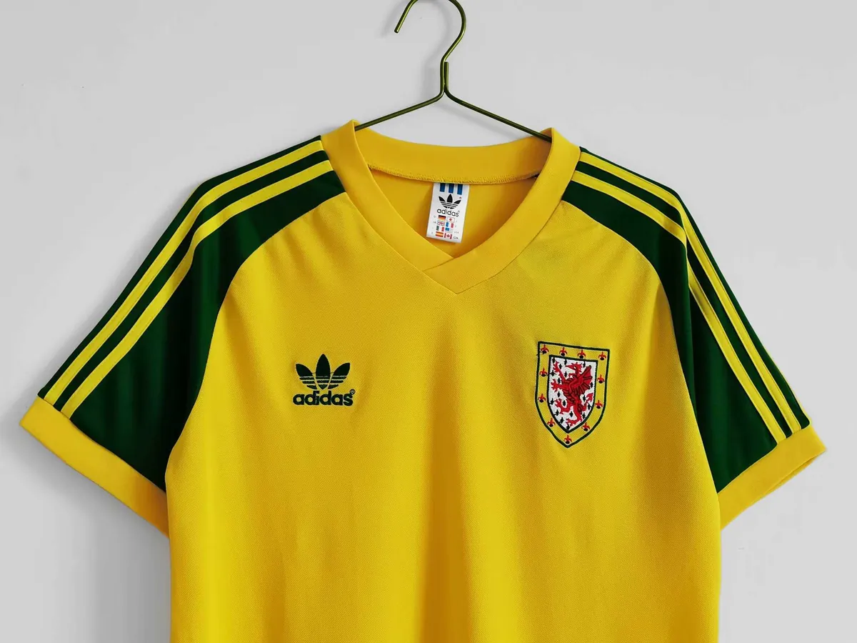 1982 Wales away 9
