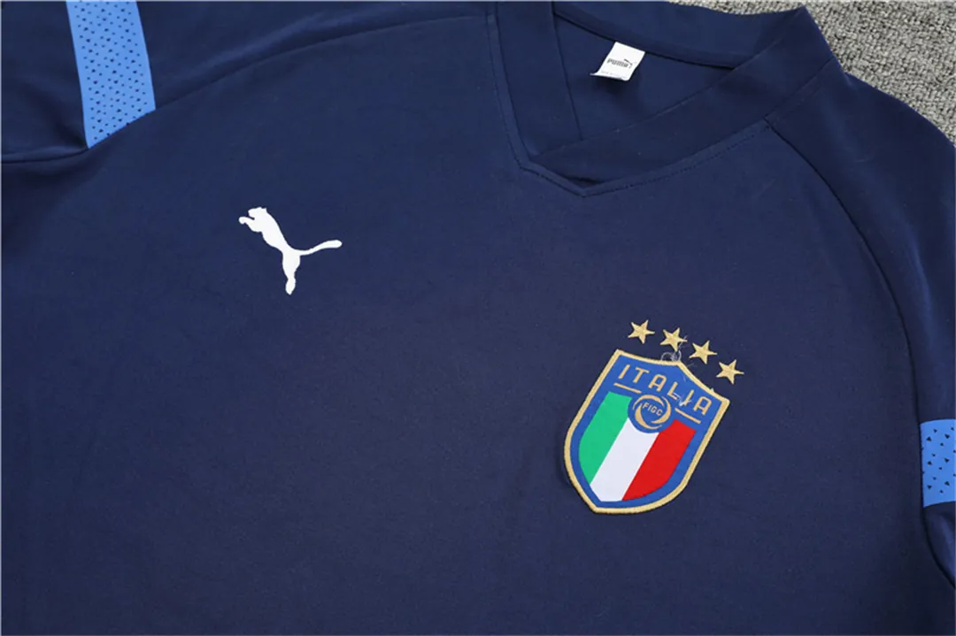 2022 Italy training suit blue 1
