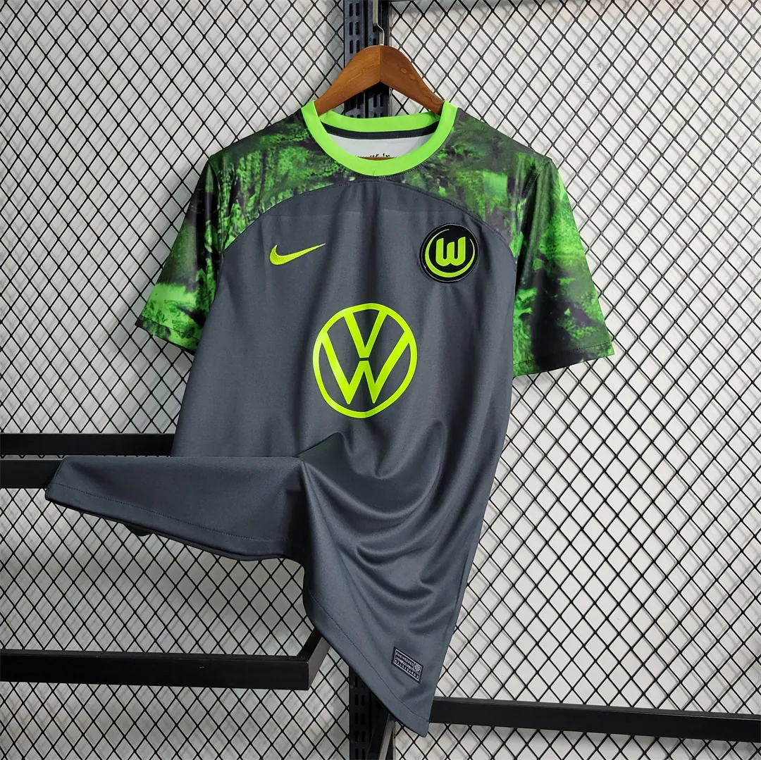 23-24 Wolfsburg away 7