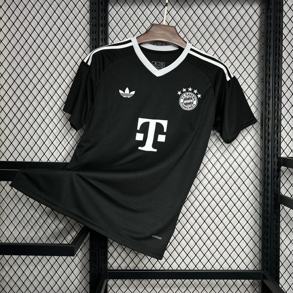 24-25 Bayern Munich Black GoalKeeper Shirt Soccer Uniforms Soccer AAAAJersey Yupoo 2