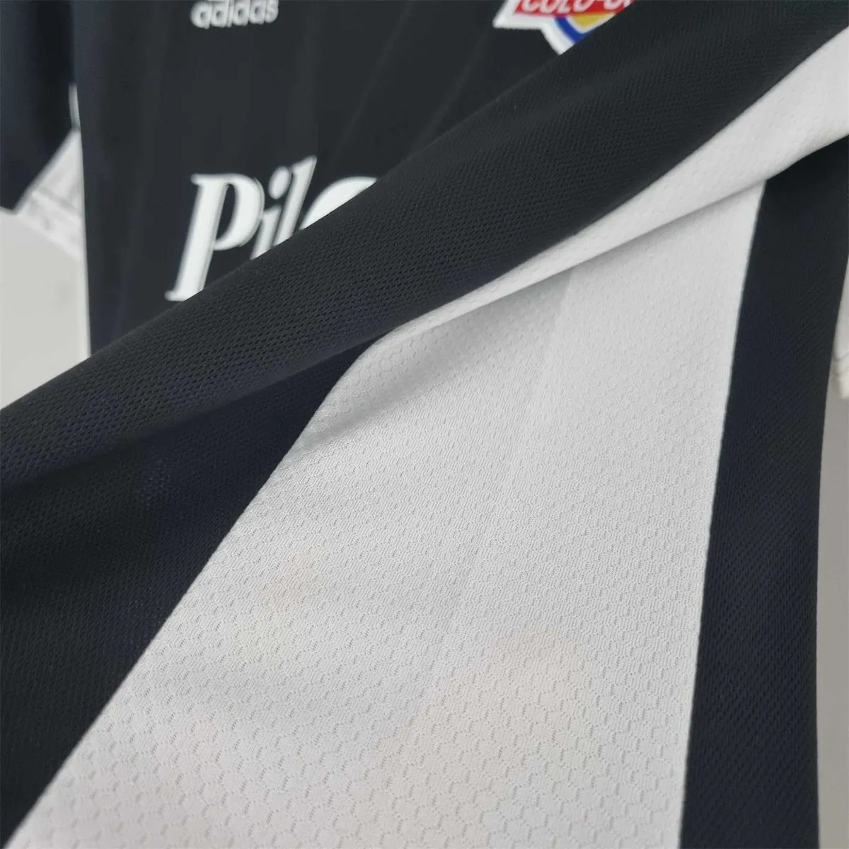 22-23 Colo-Colo away 1