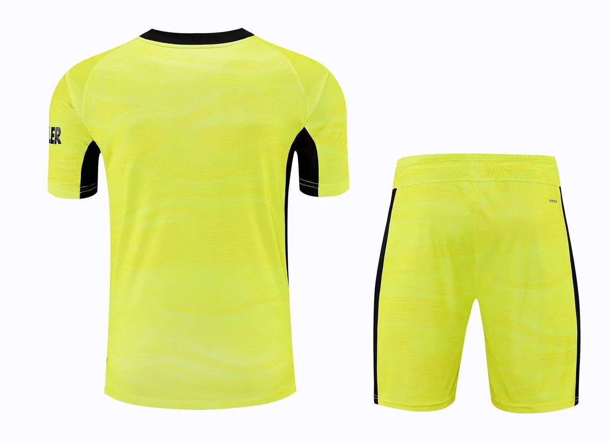 21-22 Manchester United green goalkeeper 3