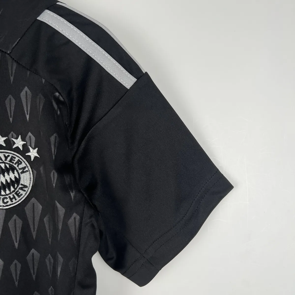 23-24 Kids Goalkeeper Bayern Munich Size 16-28 3