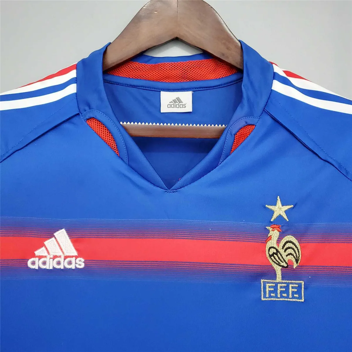 2004 France home 6