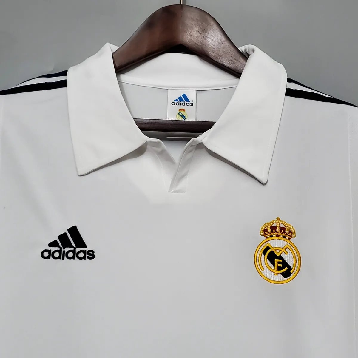 01-02 Real Madrid home long-sleeve 7