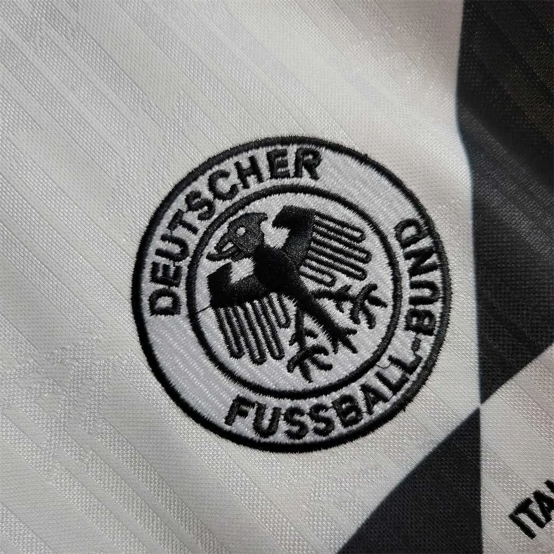 1990 Germany home 8