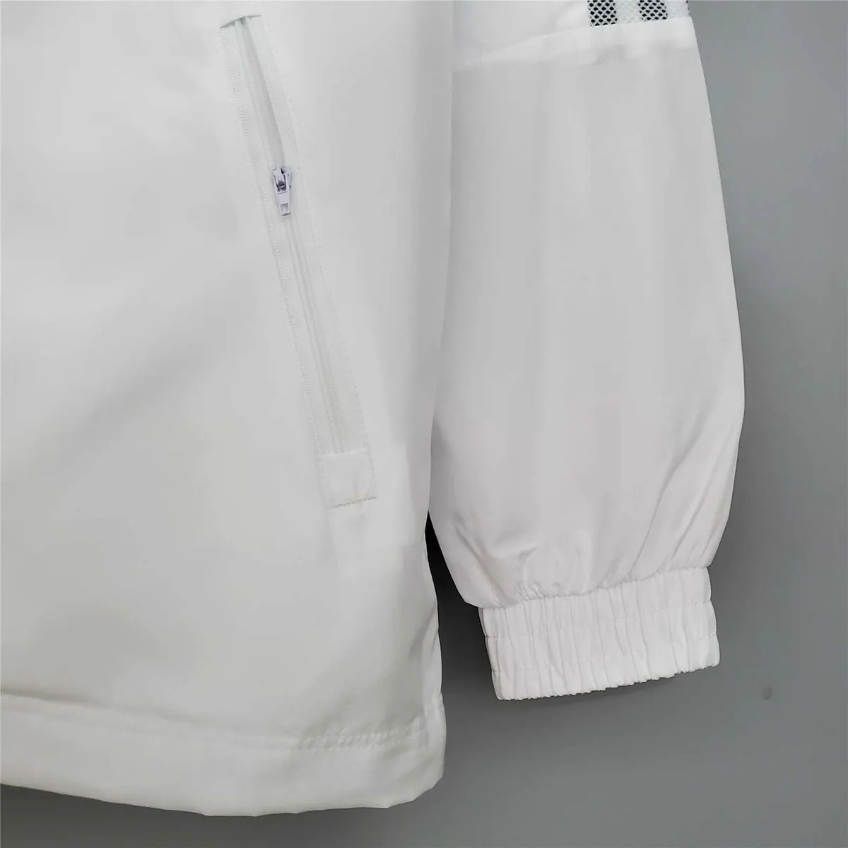 21-22 Bayern Munich white windbreaker 8