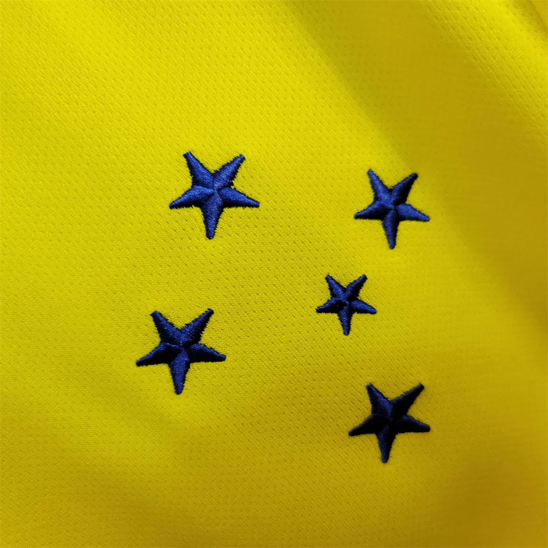 22-23 Cruzeiro women third away 2