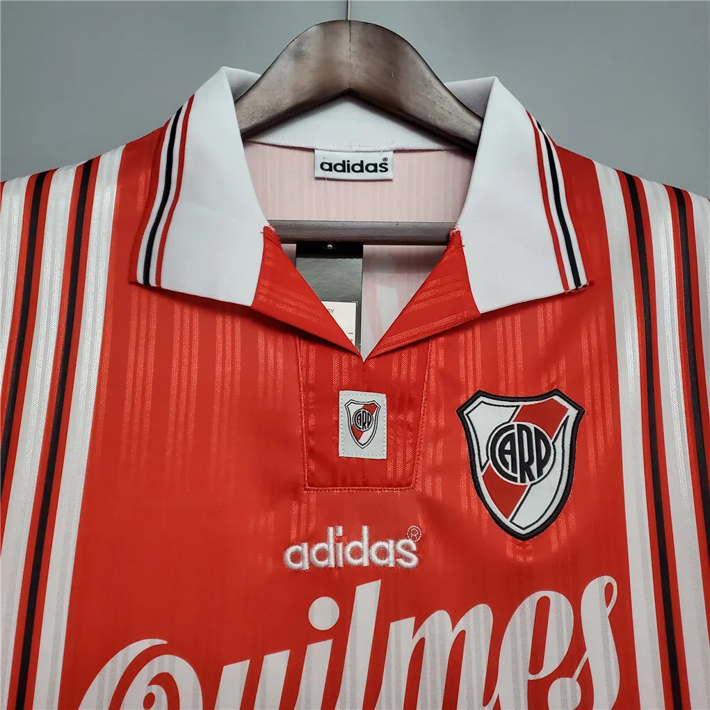 95-96 River Plate red away 9
