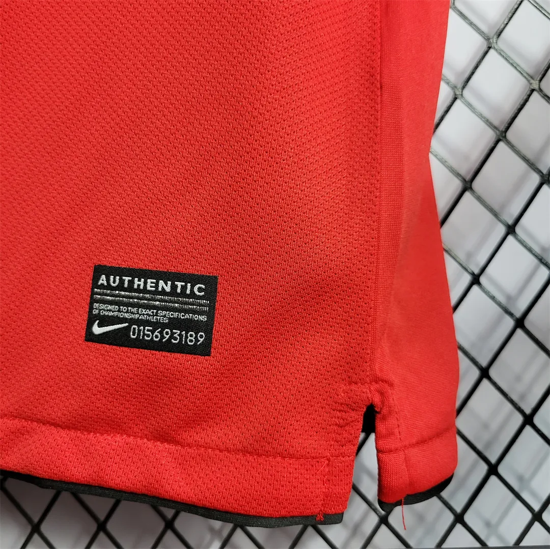 10-11 Manchester United home 3