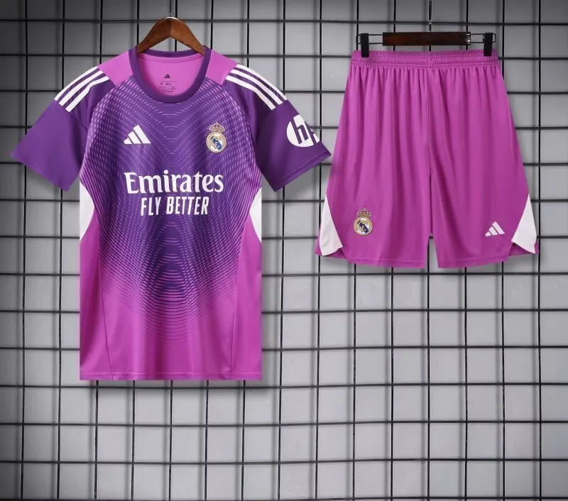 25-26 Real Madrid Goalkeeper Cheap Soccer AAAAJersey Yupoo 6