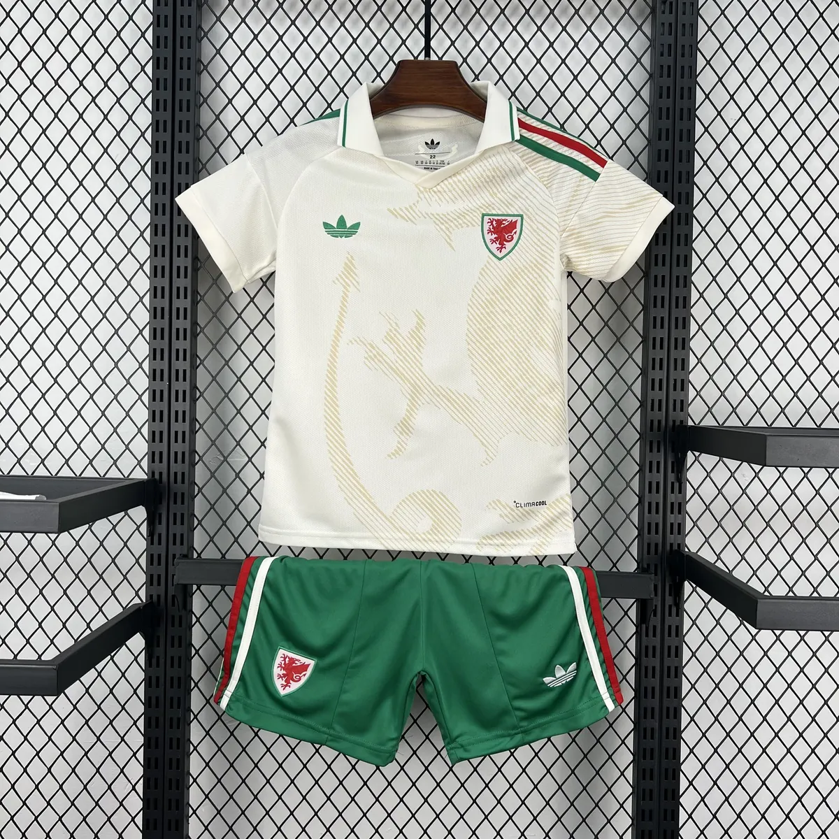 World Cup 2026 Wales Away Kid Kits Soccer Youth Apparels AAAAJersey Wholesale Yupoo 6 2