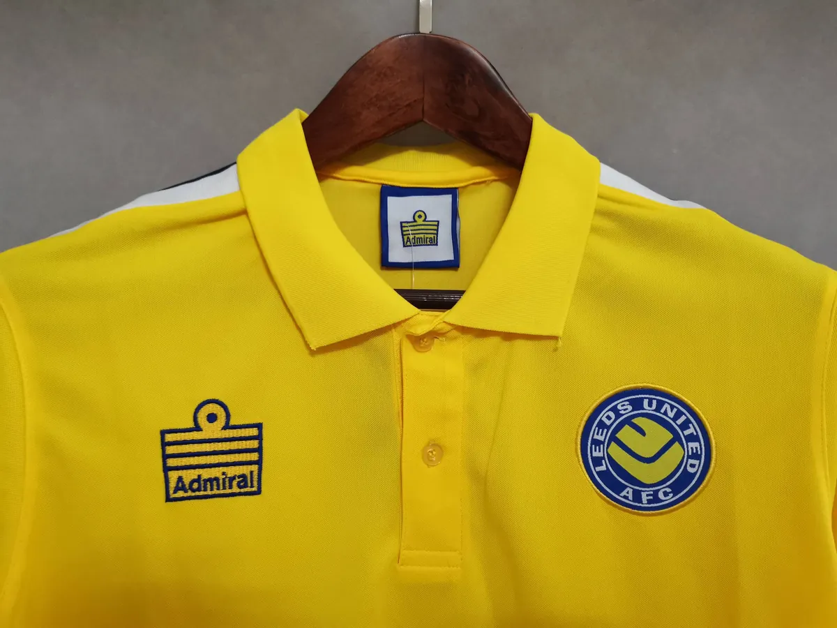 78 Leeds United away yellow 3