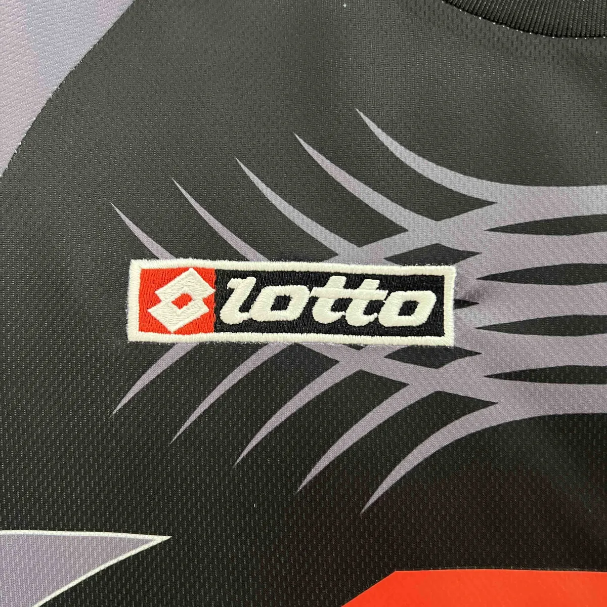 01-02 Juventus Goalkeeper Retro Kit Black Vintage Shirt Football AAAAJersey Supplier S-2XL 4