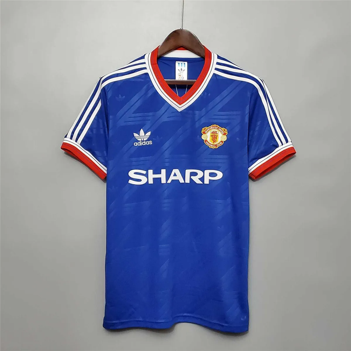86-88 Manchester United away 8