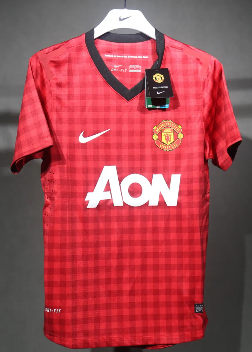 12-13 Manchester United Home Retro Kit Vintage Player Version Sino Shirt AAAAJersey Dropship Yu 3